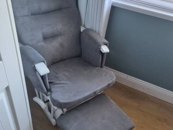 nursery rocking chair - Main image