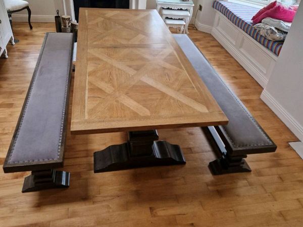 Dining room table and matching benches - Main image