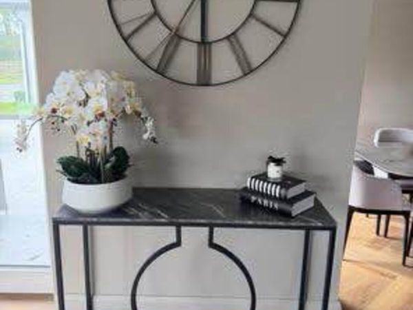 STUNNING CONTEMPORARY CONSOLE TABLE & ARTIF PLANT - Main image