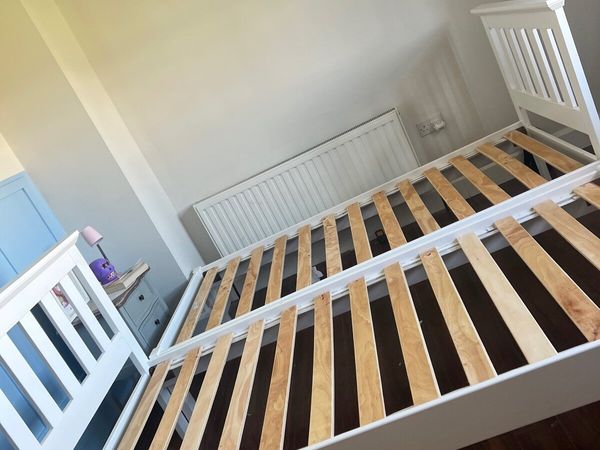 Bedroom furniture - Main image