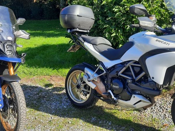 Suzuki 800de   multistrada 1200s - Main image