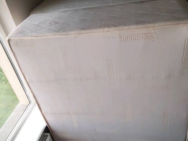 King size silent night bedframe - Main image