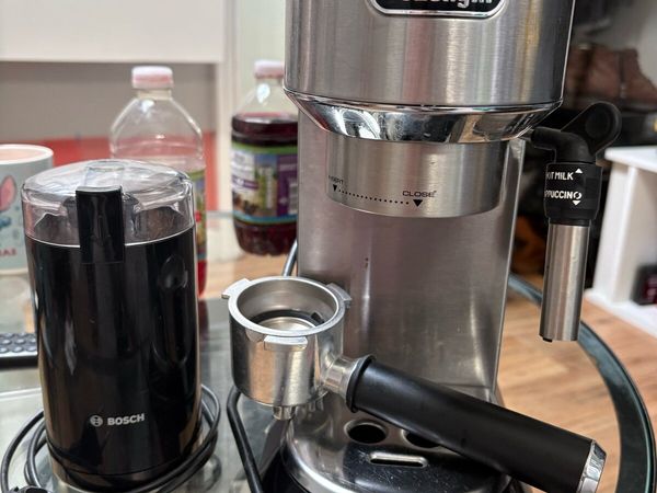 De’Longhi Dedica EC685 & Bosch Coffee Grinder - Main image