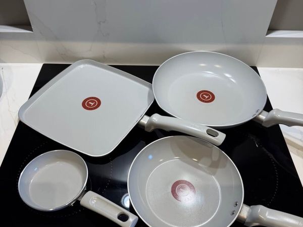Tefal ceramic non stick cookware set & Accessories - Main image