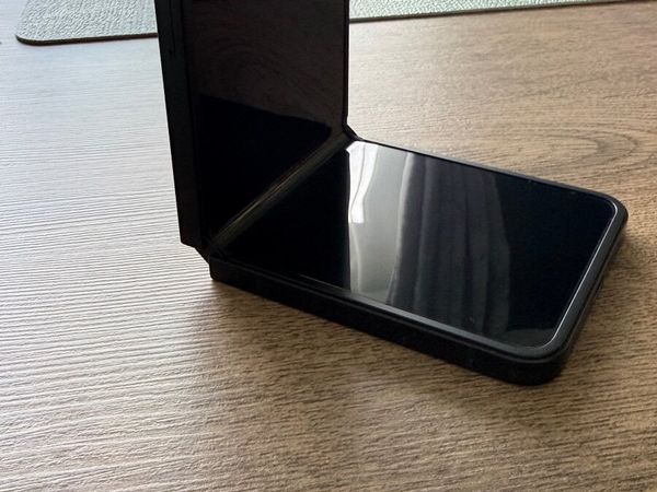 Samsung Galaxy Z Flip 7 FE - Main image