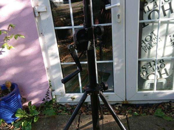 Single wind up speaker stands - Main image