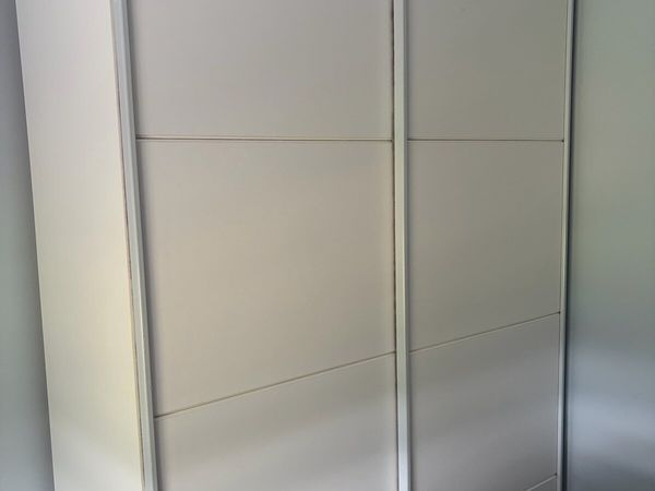 Wardrobe with sliding doors - Main image