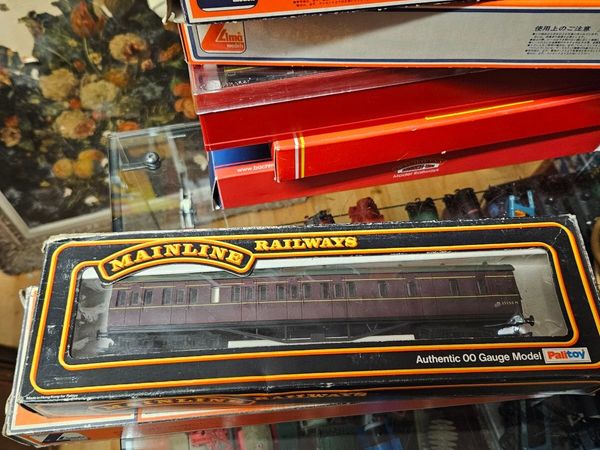 Hornby Mainline Gauge Carraige - Main image
