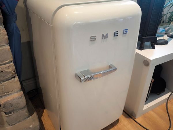 Smeg mini fridge - Main image