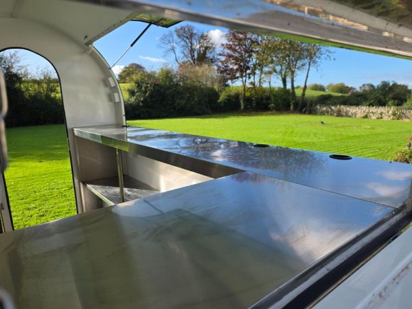 Food Trailer - Main image