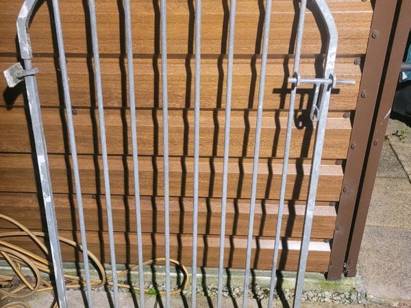 Steel gate - Main image
