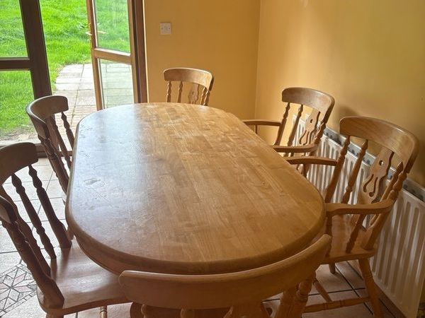 table and chairs - Main image