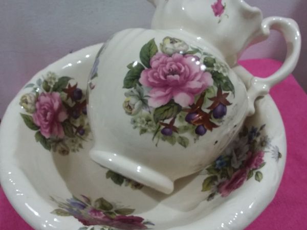 Collectors pitcher and basin ...LARGE - Main image