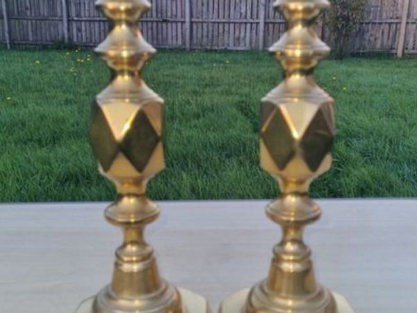 19th-century English brass candlesticks - Main image