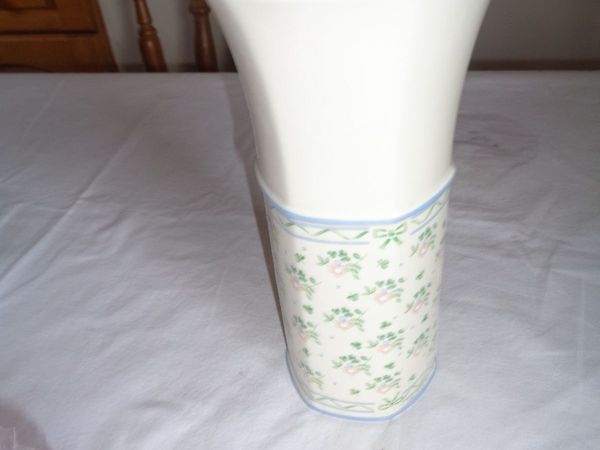 Royal Tara Fine Bone China Vase for Sale - Main image