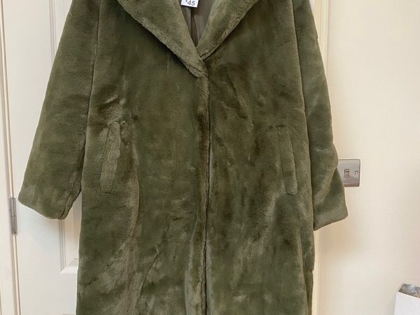 womans coat - Main image