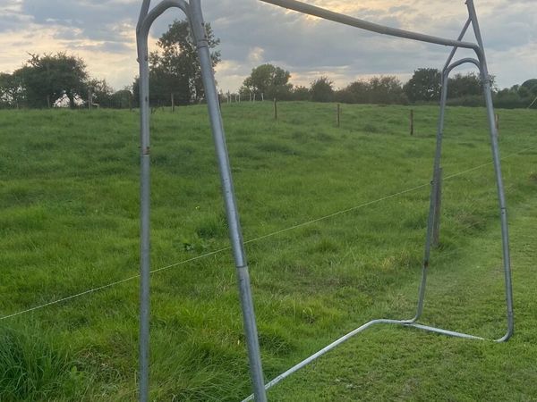 Goal post Galavised - Main image
