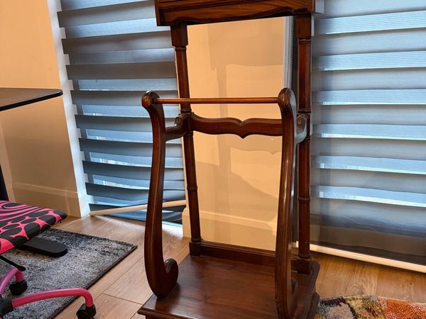 Man’s Valet Stand - Main image