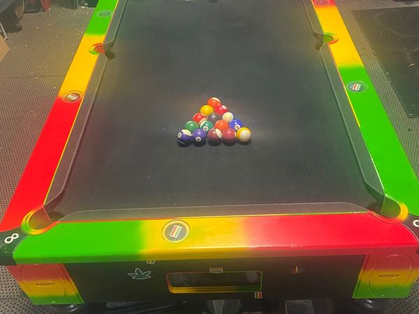Pool table - Main image