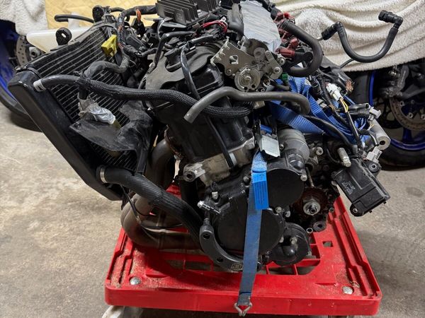 GSXR 600 PARTS ENGINE + WHEELS - Main image