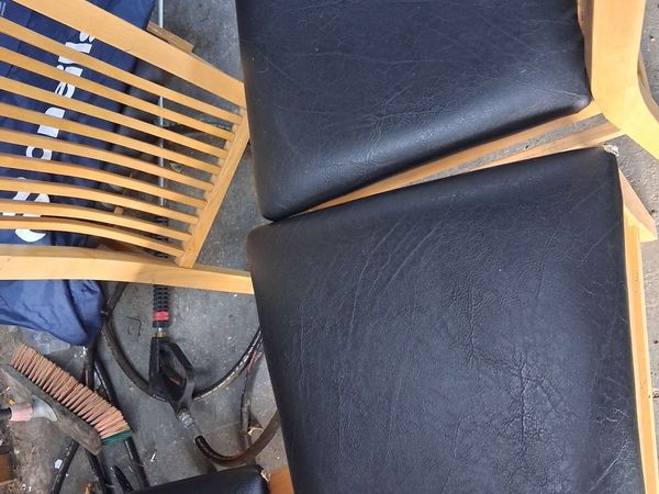 Wooden table and 8 chairs - Main image