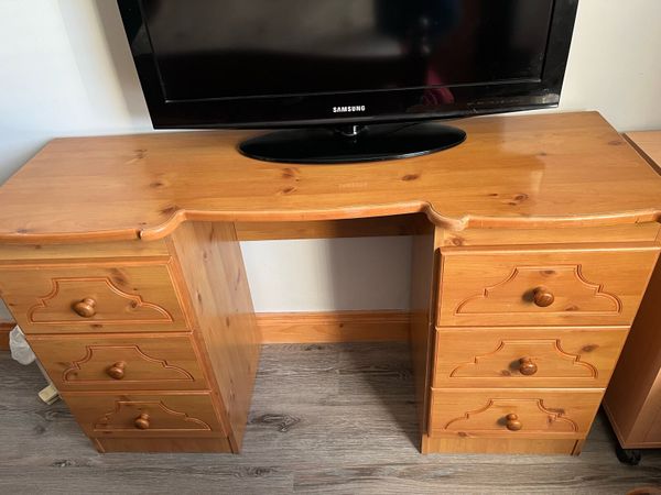 Bedroom unit. Can be used as desk . Good condition - Main image