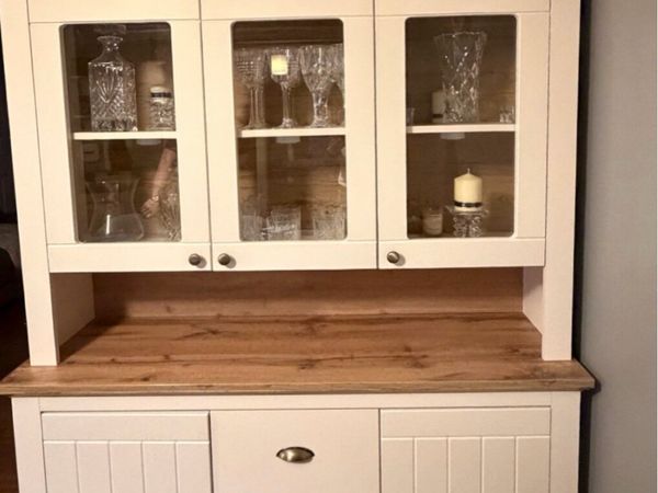 Cabinet - Main image