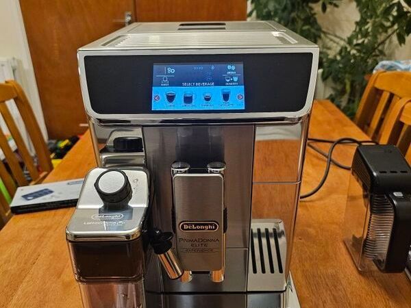 De'Longhi Primadonna Elite Experience Premium Coffee Machine - Main image