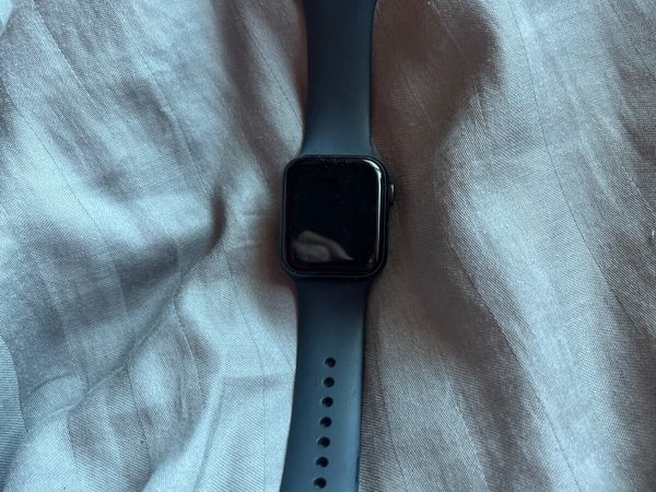 Apple Watch SE - Main image