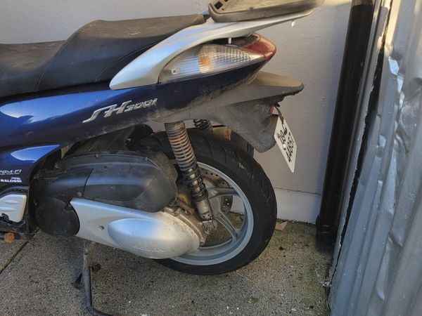 Honda SH. 300.CC 2009 None Runner. Can BeFix - Main image