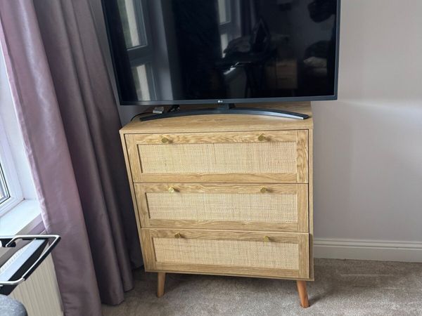 Chest of Drawers-Brand New, already assembled - Main image