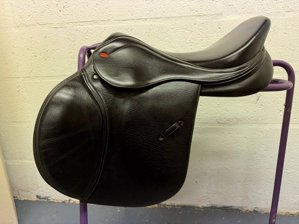 John Whitaker saddle - Main image
