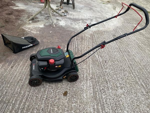 Petrol lawnmower - Main image