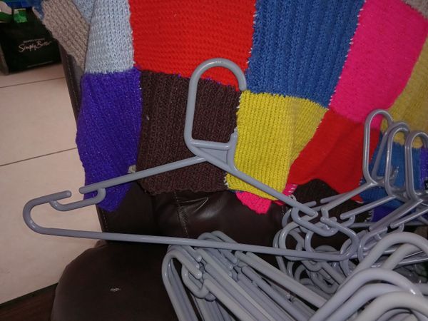 50 CLOTHES HANGERS - Main image