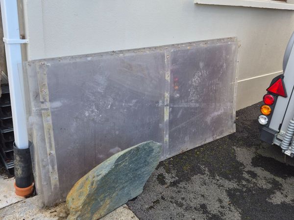10 sheets used perspex sheets 2mtr x 500 - Main image