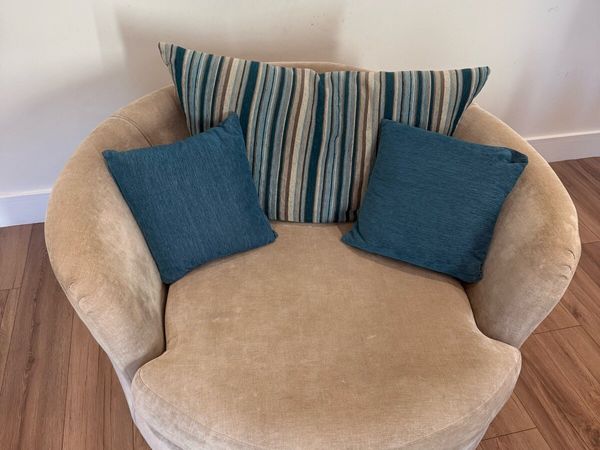 Round swivel cuddle chair with cushions - Main image