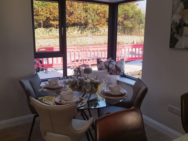 Glass round kitchen table - Main image