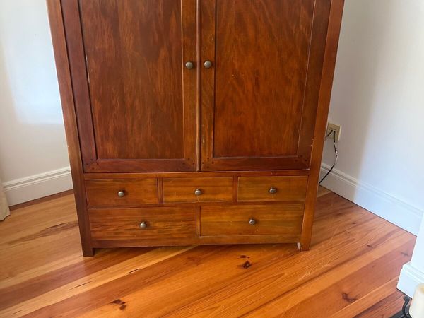 Large T.V. Media unit - Main image