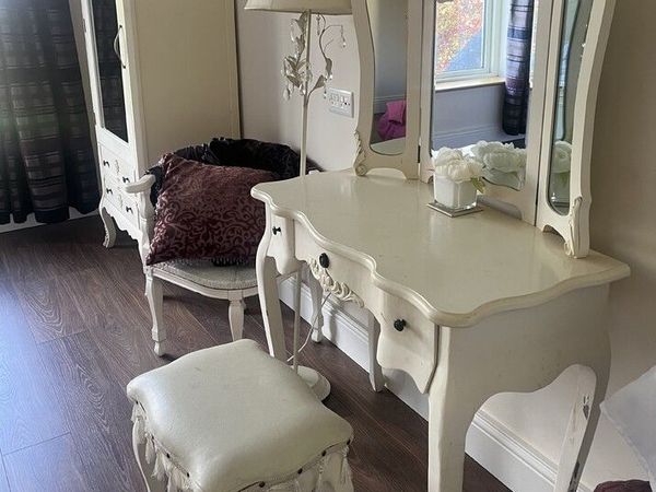 French style bedroom furniture set - Main image