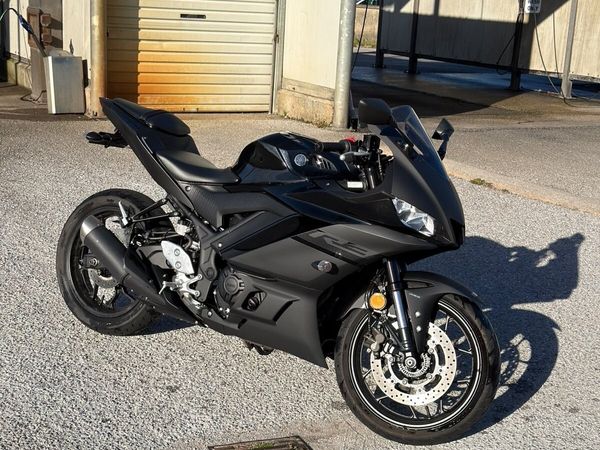 Yamaha R3 - Main image