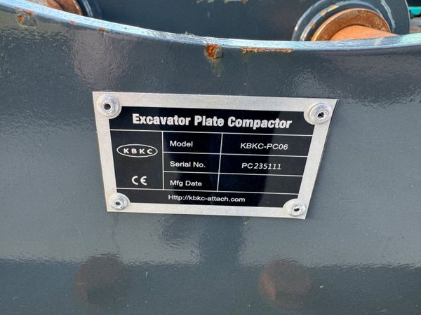 Compactor plate Attachment - 65mm pins - Main image