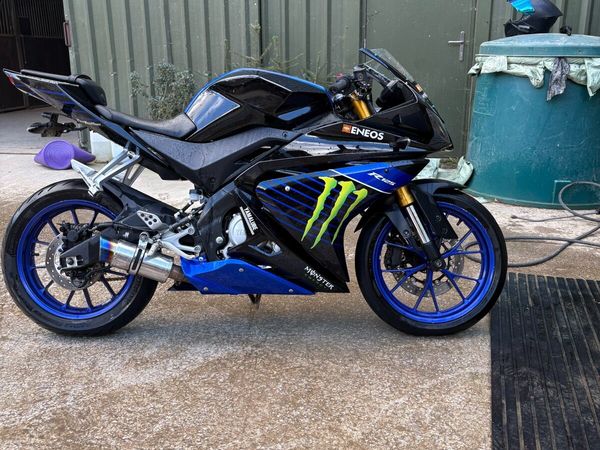Yzf r 125 - Main image