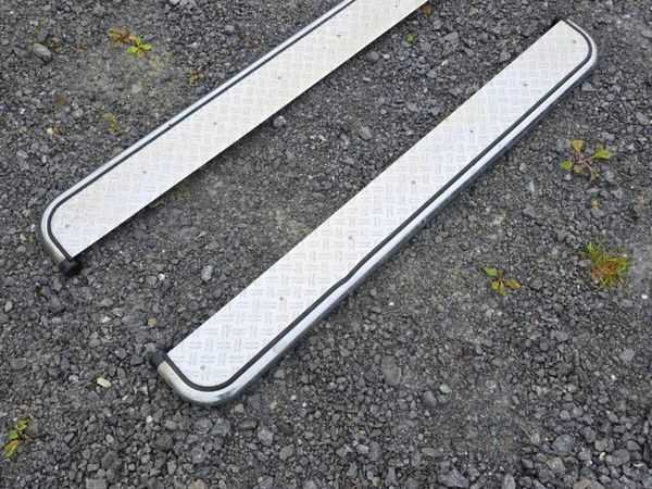 Side steps for a jeep - Main image