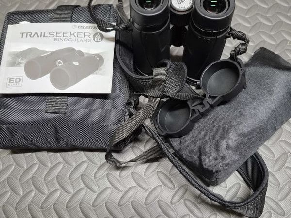 Celestron Binoculars Trailseeker ED  8x42 in very good condition - Main image