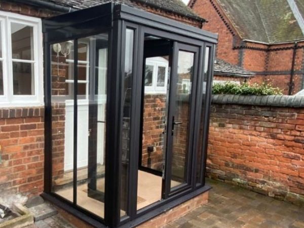 Wanted ; Porch/sun room - Main image