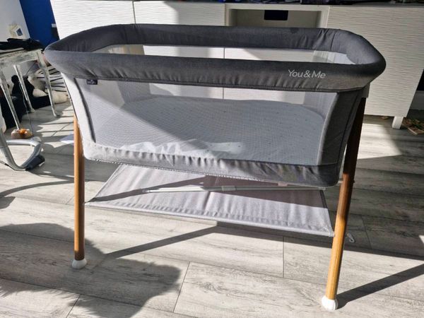 Baby's cot - Main image
