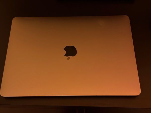 MacBook Pro 2022 13” 8GB RAM/256GB SSD - Main image