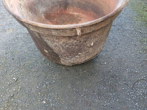 Famine pot and bike - Main image