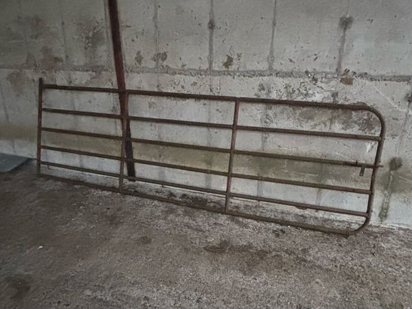 Gates & Concrete water troughs - Main image