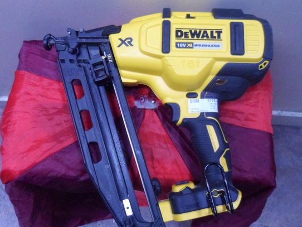 DeWalt Nail Gun (DCN660) - Main image